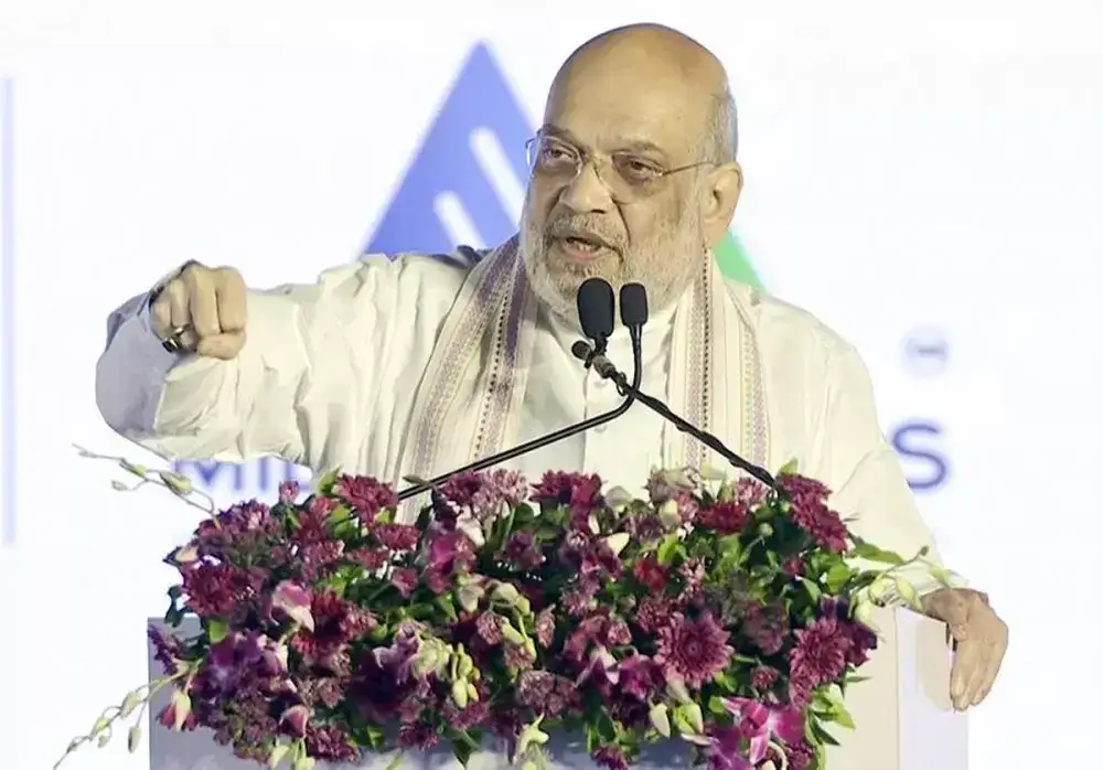 Amit Shah flags off 400 emergency response vehicles, 33 mobile forensic vans in Chhattisgarh - 3
