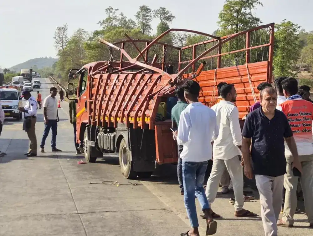 Tempo-truck collision in Maharashtra’s Palghar: FIR against both drivers for traffic violations - 1